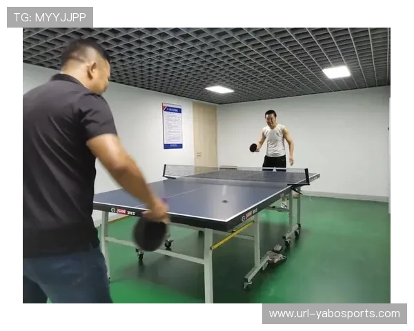 社区乒乓球室配备专业设施，居民下楼即可锻炼